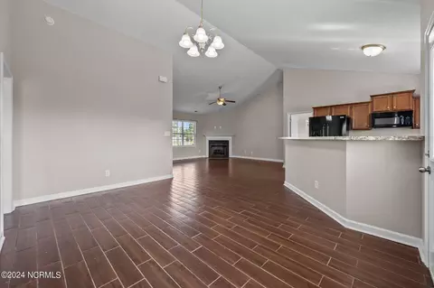 609 Parsley Dr, Hubert, NC 28539 photo 7