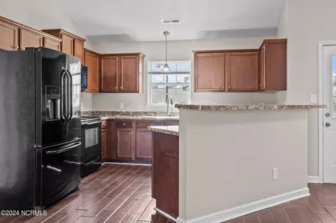 609 Parsley Dr, Hubert, NC 28539 photo 8