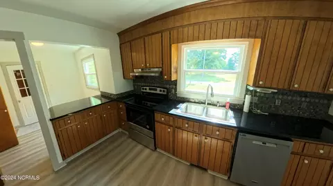 Kitchen - 562 Richlands Loop Rd, Richlands, NC 28574 photo 1 of 1