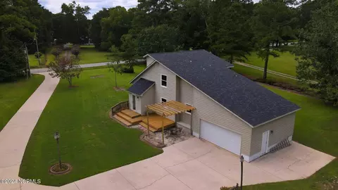 Exterior - 562 Richlands Loop Rd, Richlands, NC 28574 photo 3 of 4