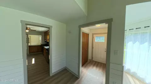 Entry Way - 562 Richlands Loop Rd, Richlands, NC 28574 photo 1 of 7
