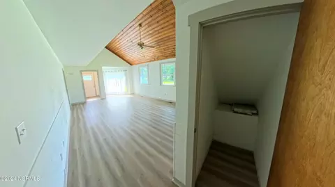 Entry Way - 562 Richlands Loop Rd, Richlands, NC 28574 photo 3 of 7
