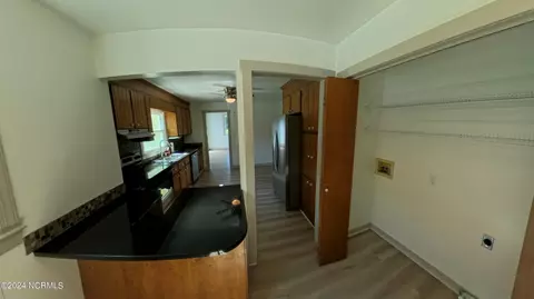 Entry Way - 562 Richlands Loop Rd, Richlands, NC 28574 photo 2 of 7