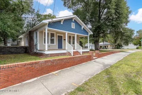 1104 S 4th St, Wilmington, NC 28401