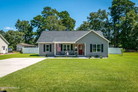 168 Pirate Cove Rd, Washington, NC 27889