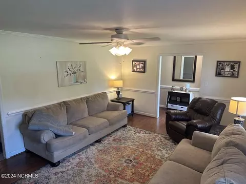 2127 Banks School Rd, Kinston, NC 28504