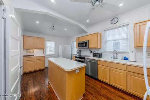 Kitchen - 200 E Boardwalk Blvd, Atlantic Beach, NC 28512 photo 2 of 3