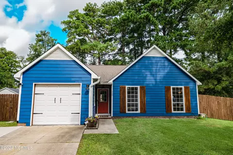 110 Silver Leaf Dr, Jacksonville, NC 28546