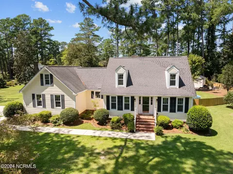 401 W Wilson Creek Dr, Trent Woods, NC 28562