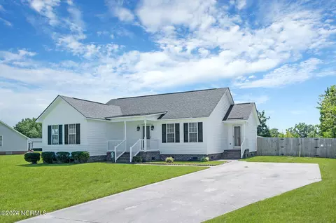 1215 Duce Dr, Greenville, NC 27834