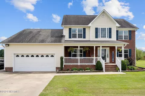 120 Farmington Dr, Richlands, NC 28574