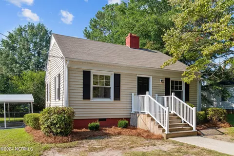 204 Hillcrest Dr, Greenville, NC 27834