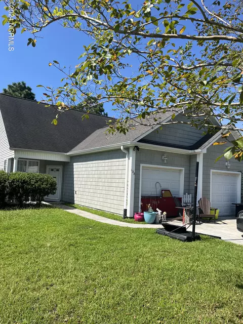 128 Leeward Ln, Hampstead, NC 28443