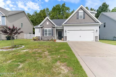 8518 Lanvale Forest Dr, Leland, NC 28451
