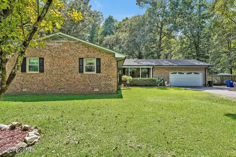 105 Mcdougald Dr, Castle Hayne, NC 28429