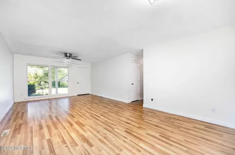Living - 2 Gilmore Rd, Pinehurst, NC 28374 photo 1 of 2