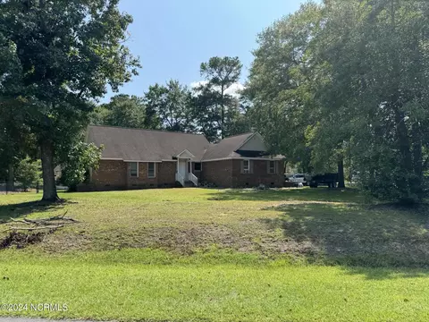 709 Sir Hunter Dr, Greenville, NC 27858