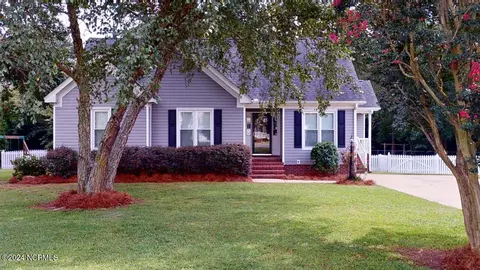 120 Summerdale Dr, Pikeville, NC 27863