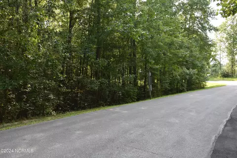 39 Hill Creek Rd, Blounts Creek, NC 27814