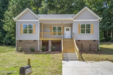 235 Ingle St, Siler City, NC 27344