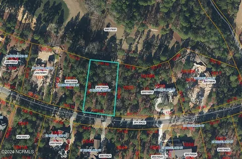 42 Ridgeland St, Pinehurst, NC 28374