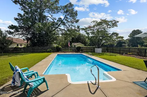 313 Rockledge Rd, New Bern, NC 28562 photo 4