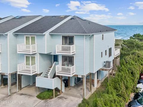 655 S Lumina Ave S #4, Wrightsville Beach, NC 28480