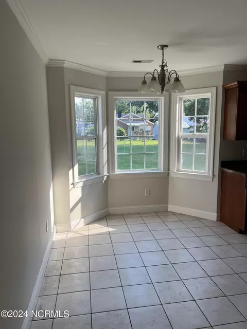 Dining - 684 Second St, Ayden, NC 28513 photo 1 of 1