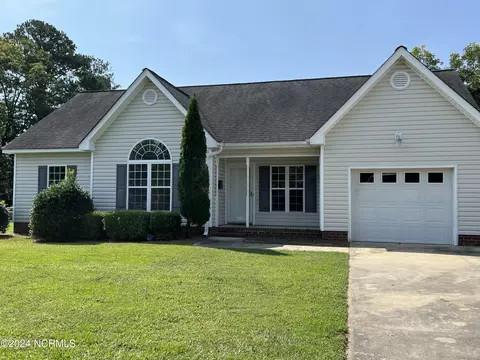Exterior - 684 Second St, Ayden, NC 28513 photo 3 of 5