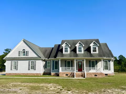 12181 Oakcroft Trl, Laurinburg, NC 28352