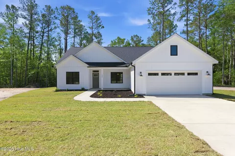 106 Palm Cir, Havelock, NC 28532