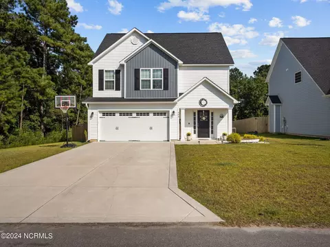 408 Amethyst Ct, Jacksonville, NC 28546