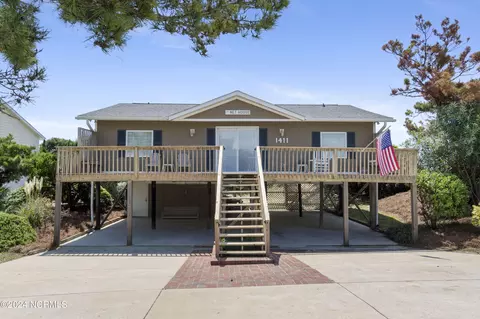 1411 Emerald Dr, Emerald Isle, NC 28594