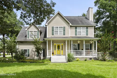 104 Bayshore Dr, Sneads Ferry, NC 28460