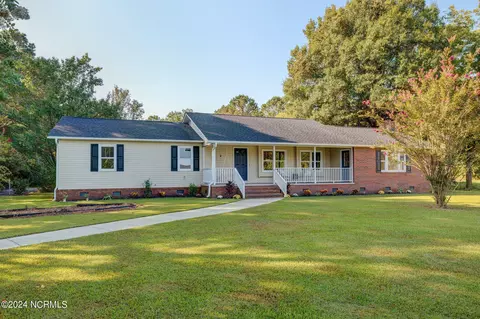 3395 Newroad Ave, Burgaw, NC 28425
