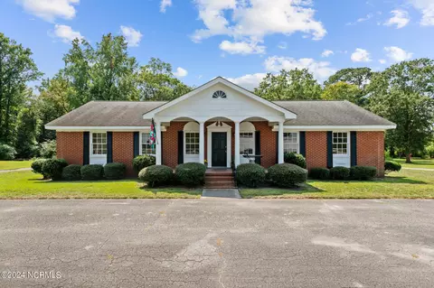 135 Antioch Rd, New Bern, NC 28560