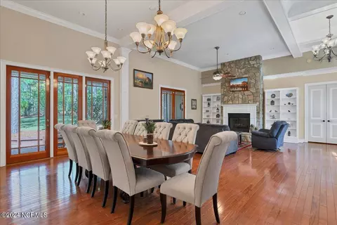 Dining - 110 Phillips Dr, West End, NC 27376 photo 2 of 5