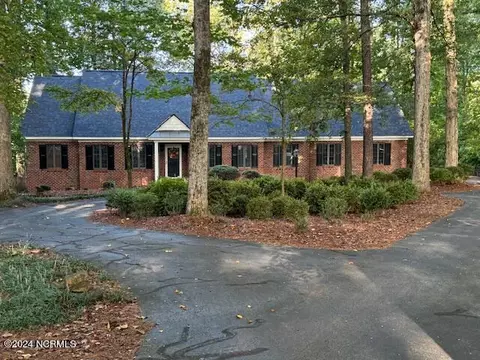 2273 Creekridge Dr, Rocky Mount, NC 27804