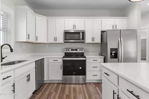 202 Thistle Ct, Maple Hill, NC 28454 photo 7