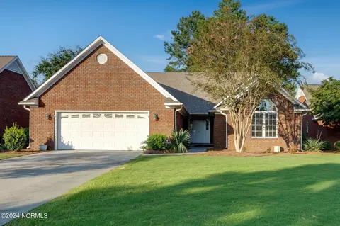 145 Candlewood Dr, Wallace, NC 28466