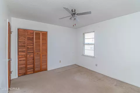 Bedroom - 699 Mitchell Rd, Dudley, NC 28333 photo 5 of 6