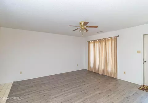 Living - 699 Mitchell Rd, Dudley, NC 28333 photo 2 of 2