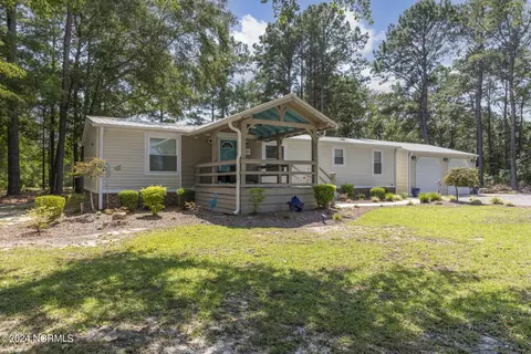 471 Luther Banks Rd, Richlands, NC 28574
