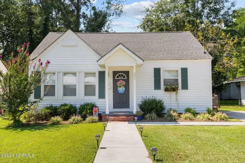 321 E 13th St, Washington, NC 27889