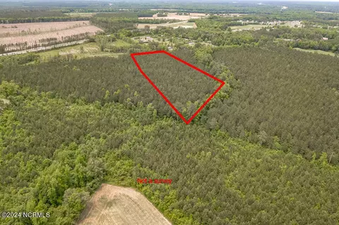 5 New Bern Highway, Maysville, NC 28555