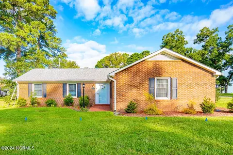 502 Madam Moores Ln, New Bern, NC 28562