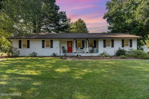 75 Mccormick Dr, Selma, NC 27576