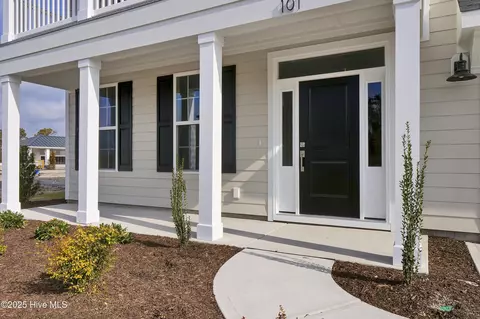 101 Planters Walk, Hampstead, NC 28443 photo 5