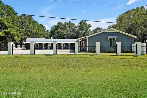 94 Railroad St, Rocky Point, NC 28457