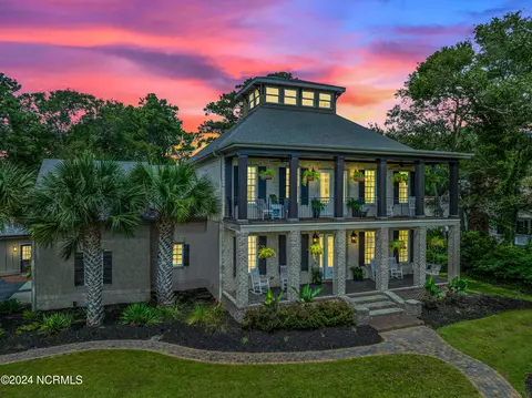 201 River Dr, Southport, NC 28461